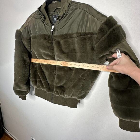 NWOT Guess Felicia Super Soft Olive Green Faux Fur Bomber Jacket Side Pockets XS - Picture 8 of 12